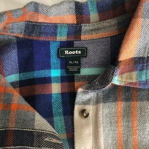 Roots Tops - Roots Women’s plaid flannel Roots Tops - Roots Women’s plaid flannel